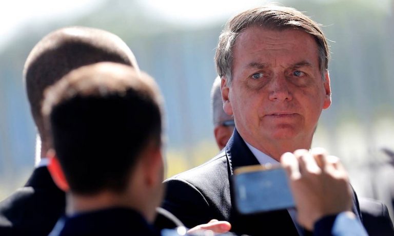 ‘Ele tá solto, mas continua com todos os crimes dele nas costas’, diz Bolsonaro sobre Lula
