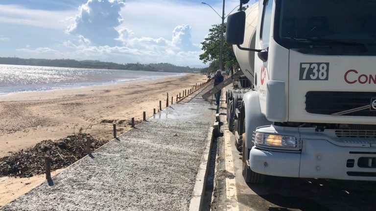 Obras bem adiantadas para construção do novo calçadão da Praia Central em Anchieta