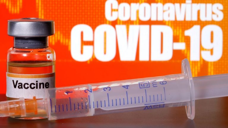 Pfizer e BioNTech dizem que sua vacina contra covid-19 é 90% eficaz