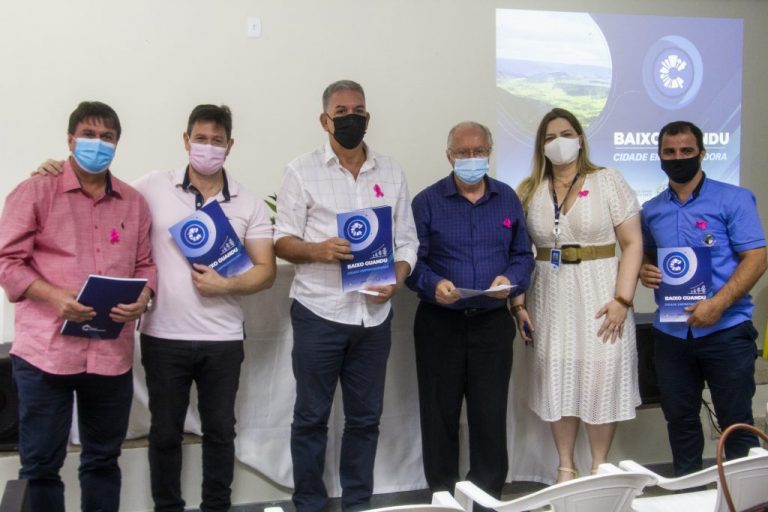 Prefeito de Baixo Guandu assina Termo de Compromisso para adesão do Projeto “Cidade Empreendedora”