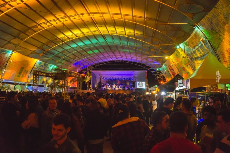 Palestras temáticas, brassagem de cerveja, folclore e muita música: confira tudo o que vai rolar no Festival de Cerveja Artesanal de Muqui