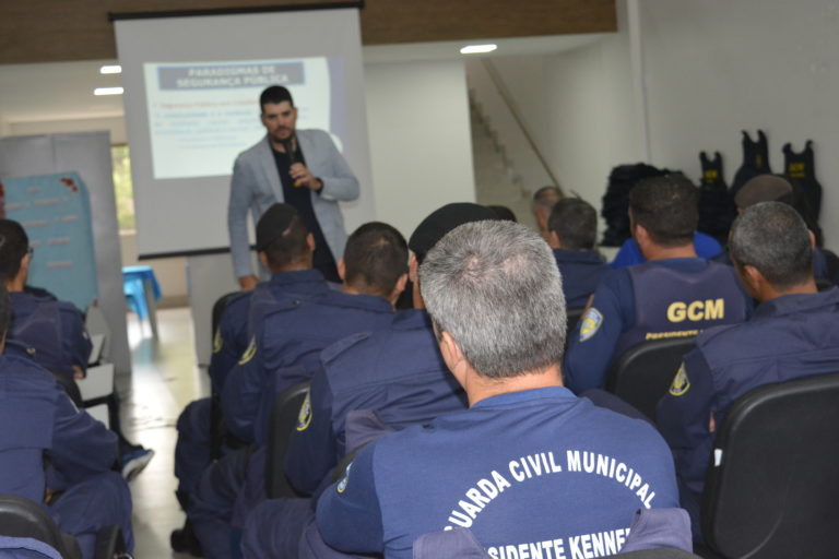 Agentes da Guarda Municipal de Kennedy participam de capacitação