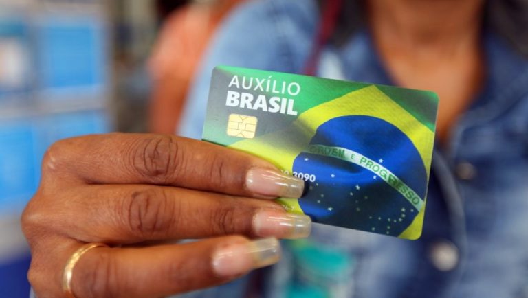 Dados de beneficiários do Auxílio Brasil foram vazados para a venda de crédito consignado
