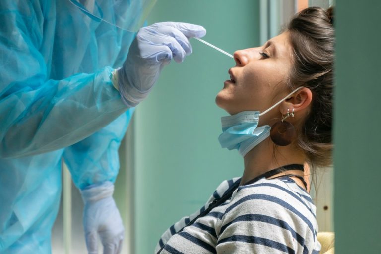 Covid-19: casos no ES aumentam oito vezes em três semanas