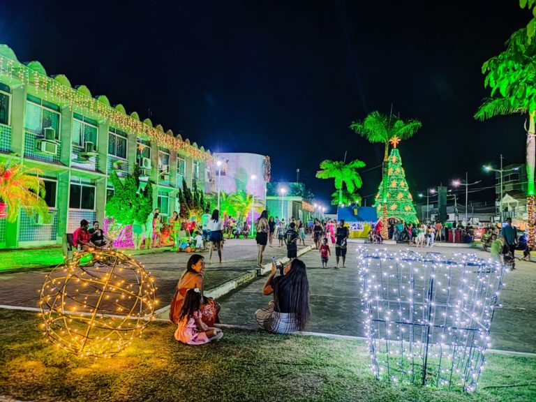Anchieta inaugura decoração natalina