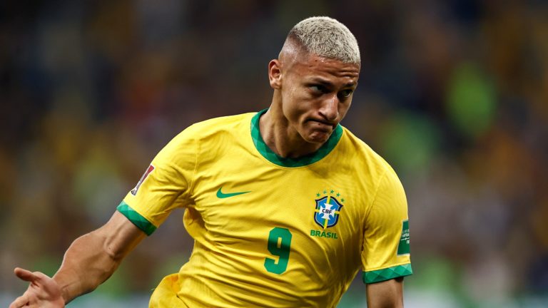 Brasil enfrenta Camarões sem o capixaba Richarlison, jogo acontece às 16h