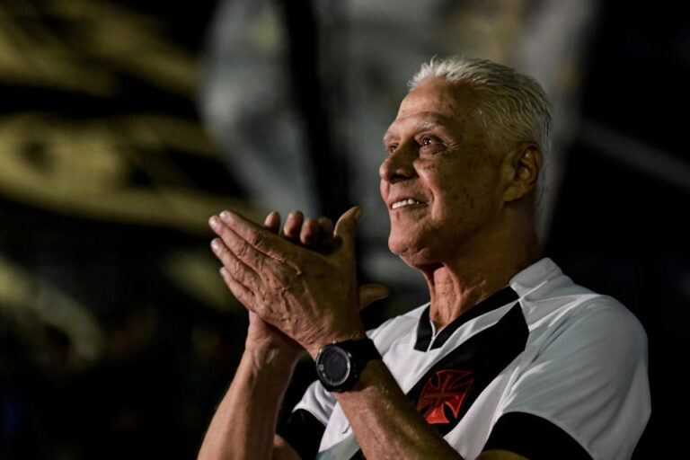 Morre Roberto Dinamite aos 68 anos, o maior ídolo do Vasco da Gama