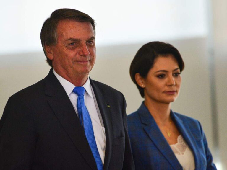 Caso das joias afeta volta de Bolsonaro ao Brasil e planos do PL para Michelle