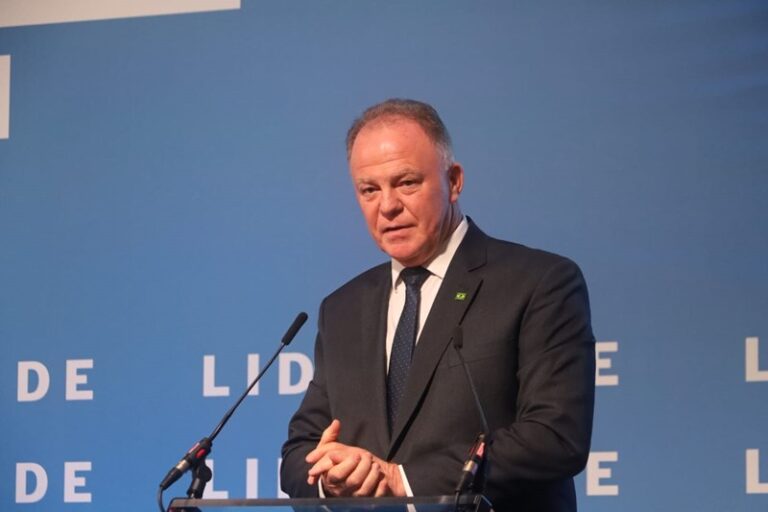 Casagrande fala sobre meio ambiente e potencialidades do Estado em evento na Inglaterra