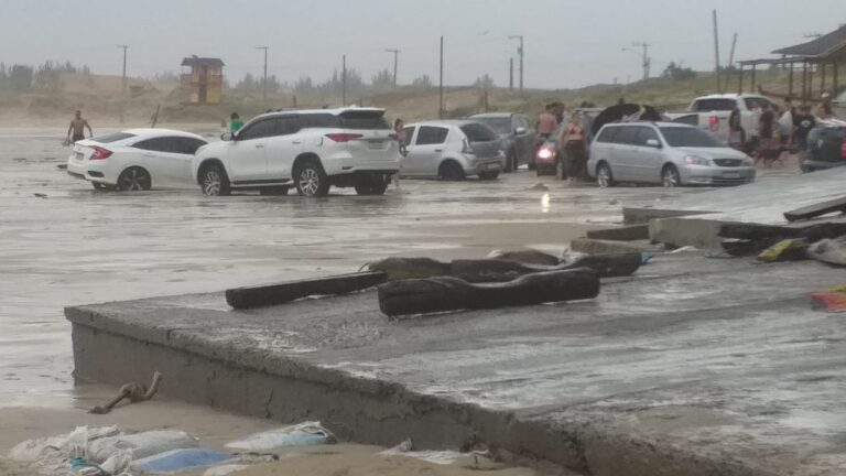 Tsunami meteorológico atingiu Laguna, no Litoral Sul de Santa Catarina.