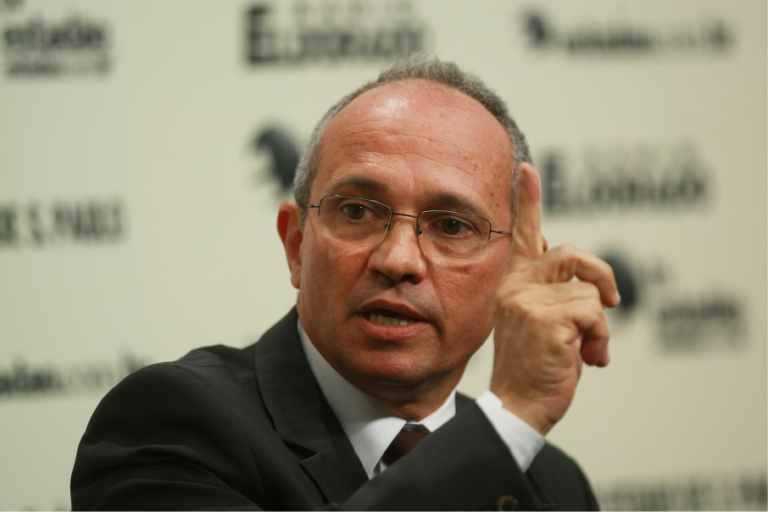 Paulo Hartung dá sinais de possível candidatura ao governo em 26. Ainda tem espaço?