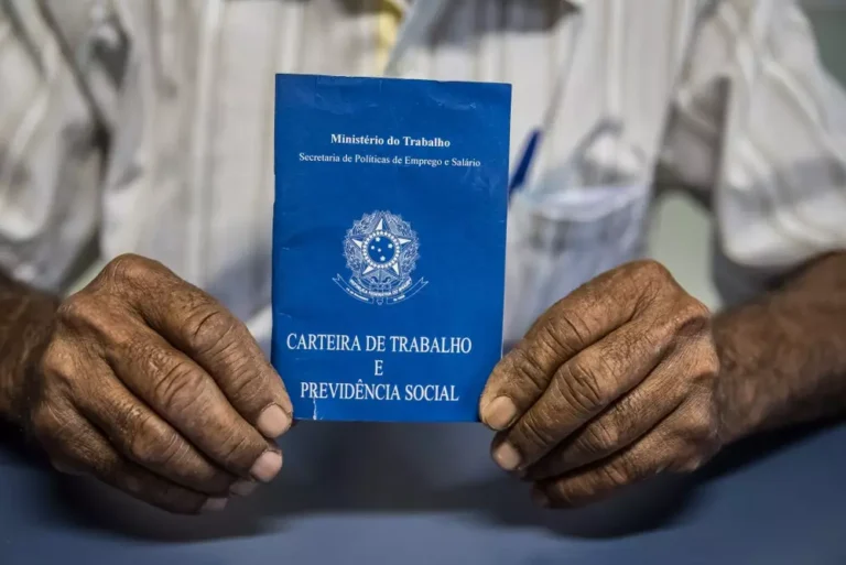 Espírito Santo gera mais de 4,2 mil empregos com carteira assinada em outubro