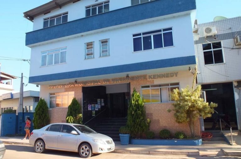 Presidente Kennedy abre concurso público com 32 vagas e salário de até R$ 5,9 mil