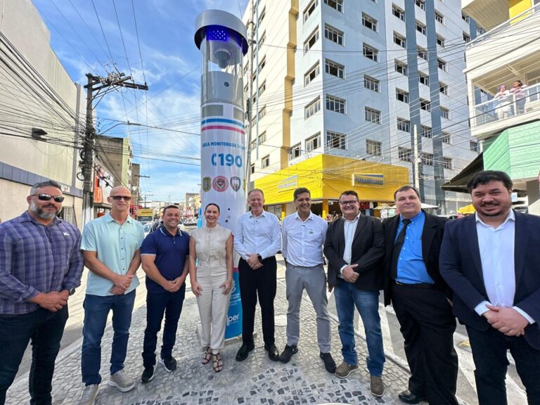 Casagrande inaugura os primeiros Totens de Segurança do Estado, em Cariacica