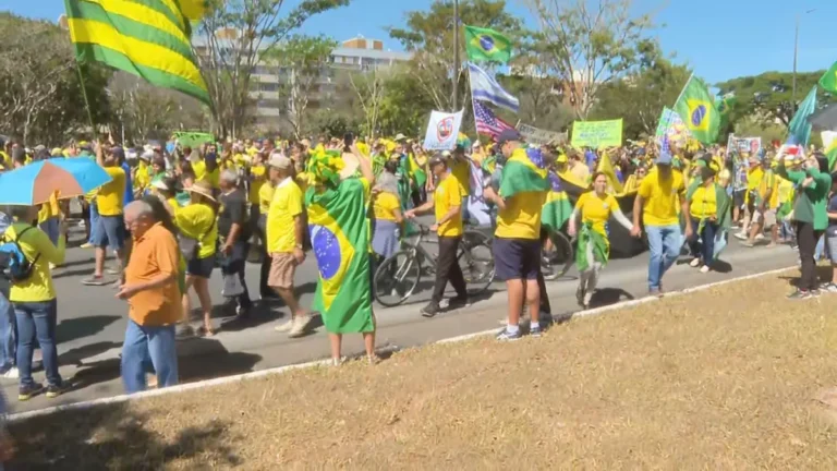 Atos bolsonaristas pelo país testam força da base sem Bolsonaro e Michelle